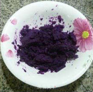 紫薯春卷的做法步骤：8