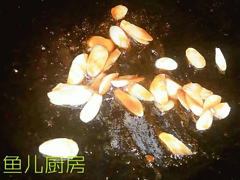 鲜鱿香菇绿蚕豆──鱼儿厨房私房菜的做法步骤：12