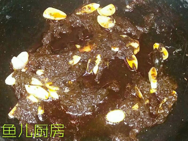 鲜鱿香菇绿蚕豆──鱼儿厨房私房菜的做法步骤：13