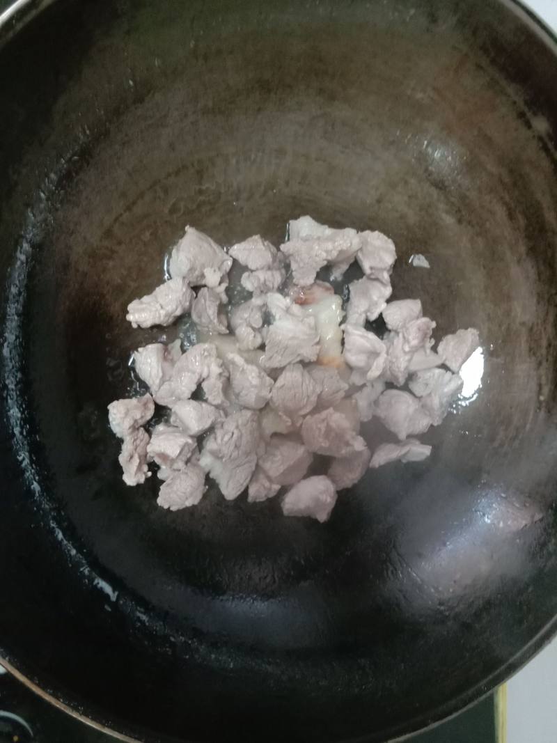 鹌鹑蛋土豆油皮烧肉的做法步骤：5