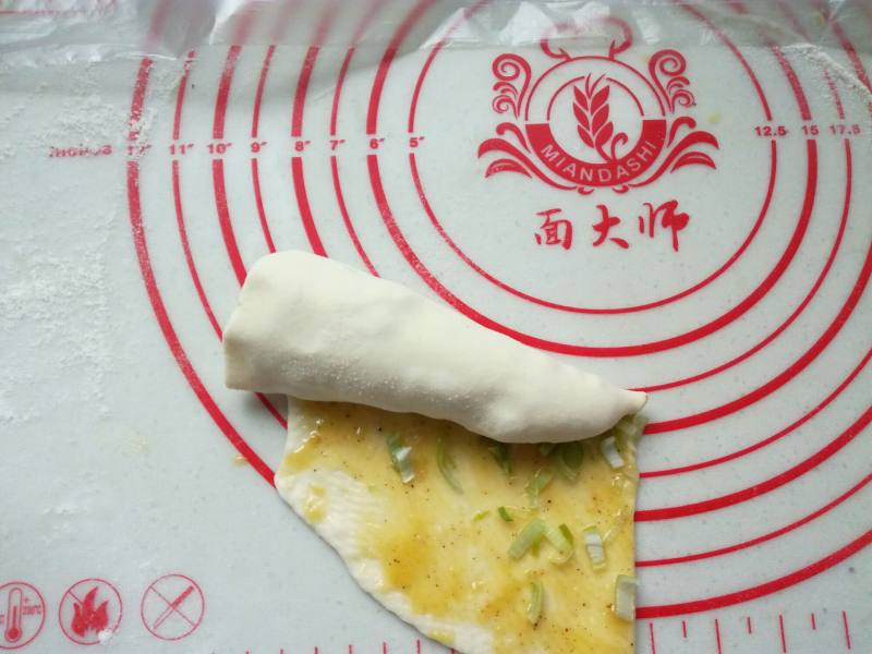 发面葱油饼的做法步骤：13