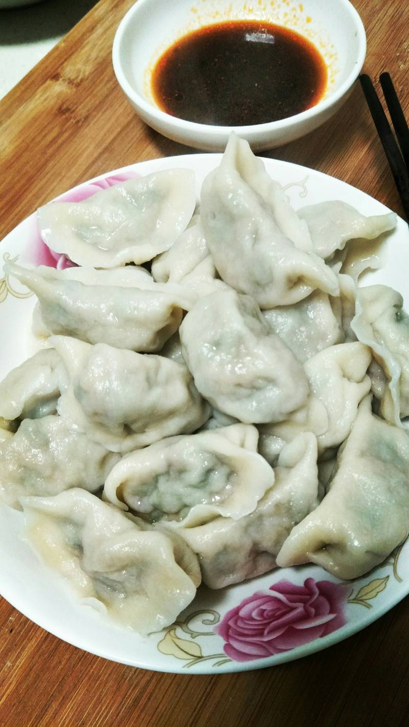 香菜肉水饺的做法步骤：7