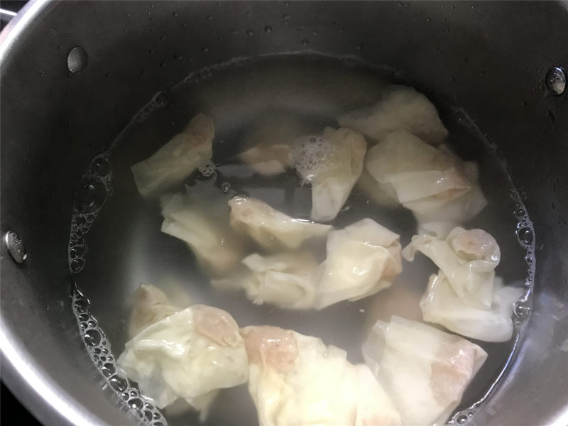 虾肉小馄饨的做法步骤：7