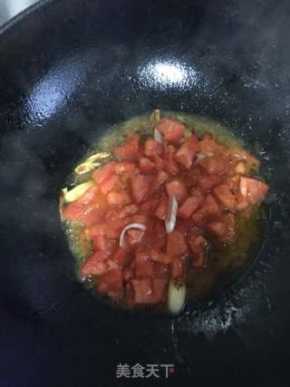 西红柿鸡蛋面的做法步骤：4