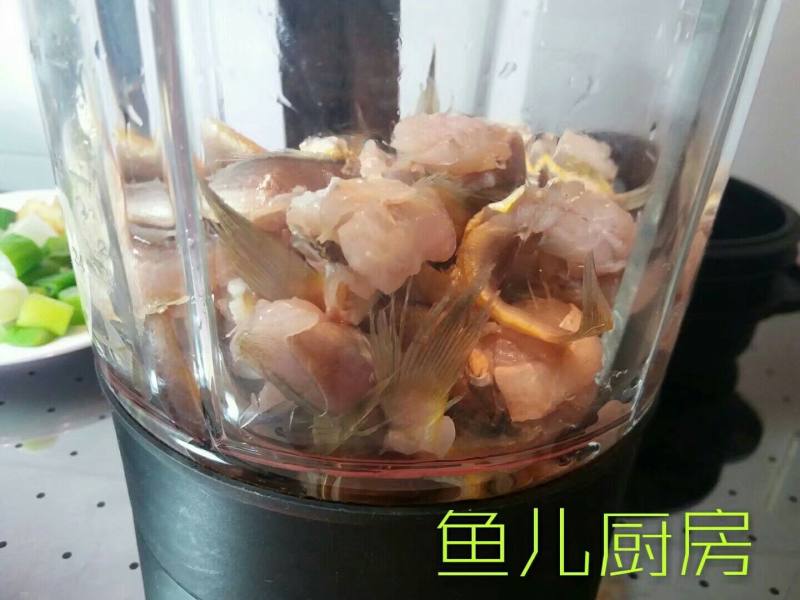 双丝黄鱼小鲜肉──鱼儿厨房私房菜的做法步骤：7