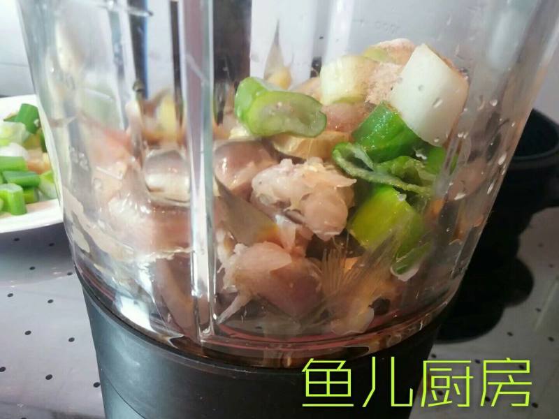 双丝黄鱼小鲜肉──鱼儿厨房私房菜的做法步骤：8