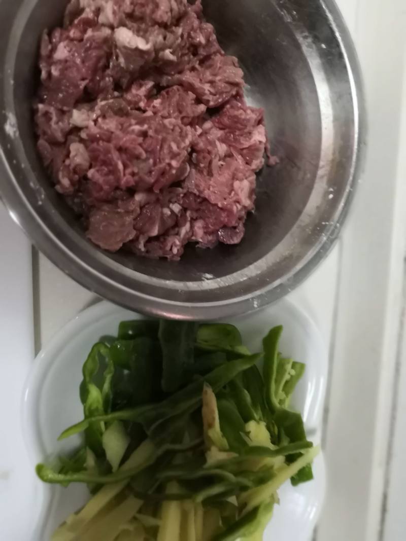 生姜炒牛肉的做法步骤：2