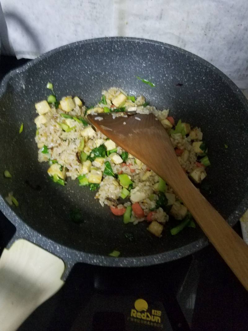 “豆腐”豆腐青菜炒米的做法步骤：6