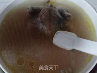 蒸板栗鸽子汤的做法步骤：8