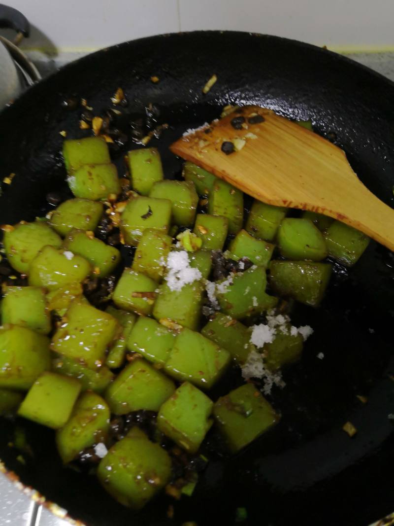 豆豉炒菠菜凉粉的做法步骤：12