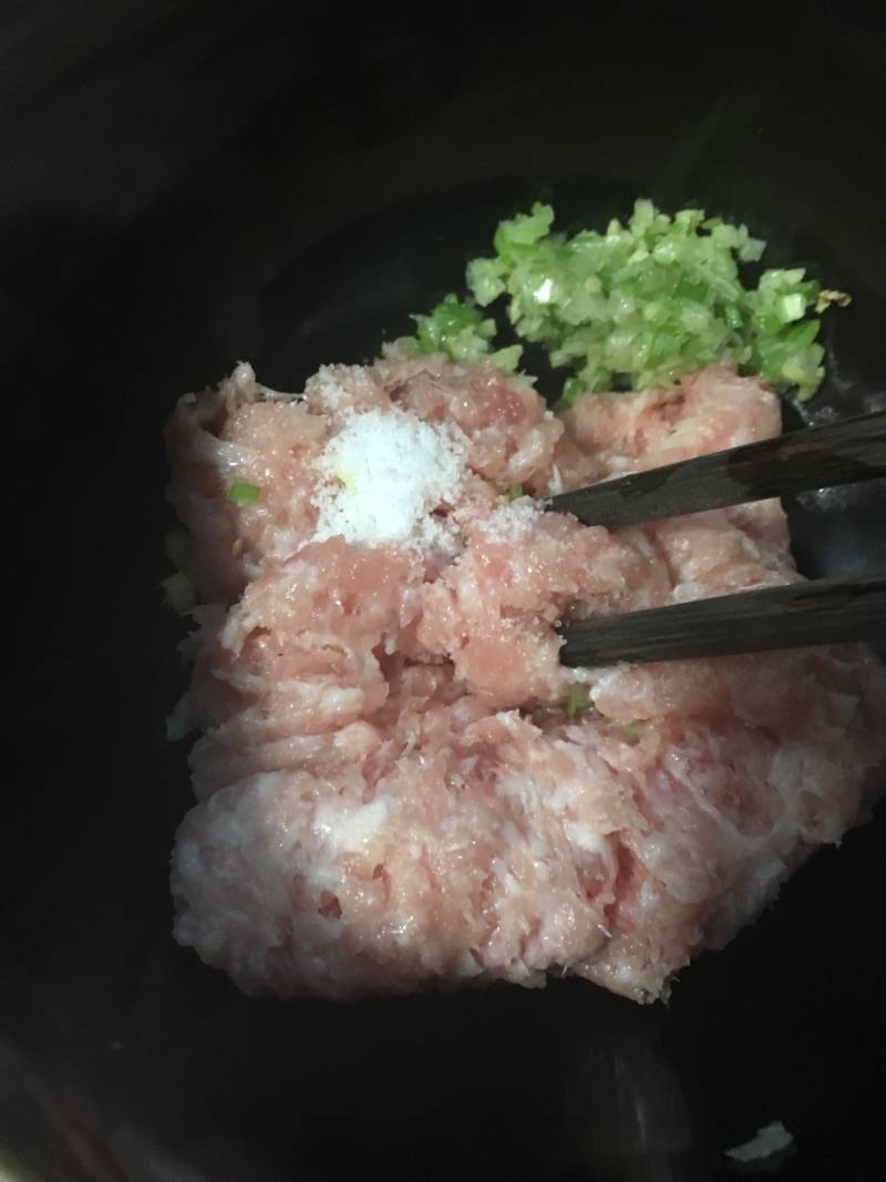 心里美汆肉丸的做法步骤：5