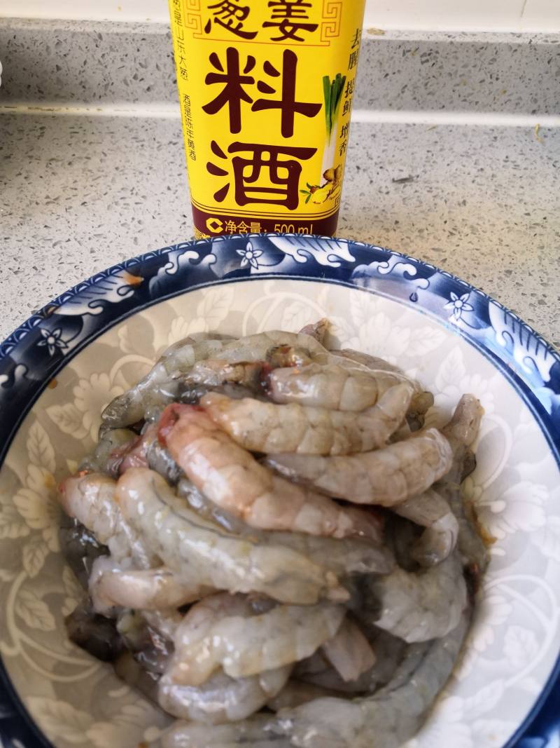 香炒虾仁豆腐的做法步骤：2