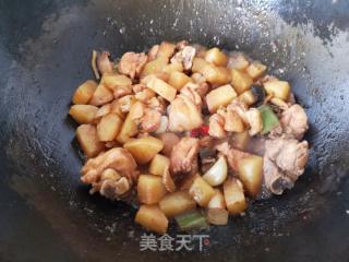 香菇土豆焖鸡的做法步骤：8