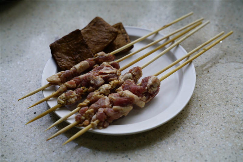 烤豆干羊肉串的做法步骤：1