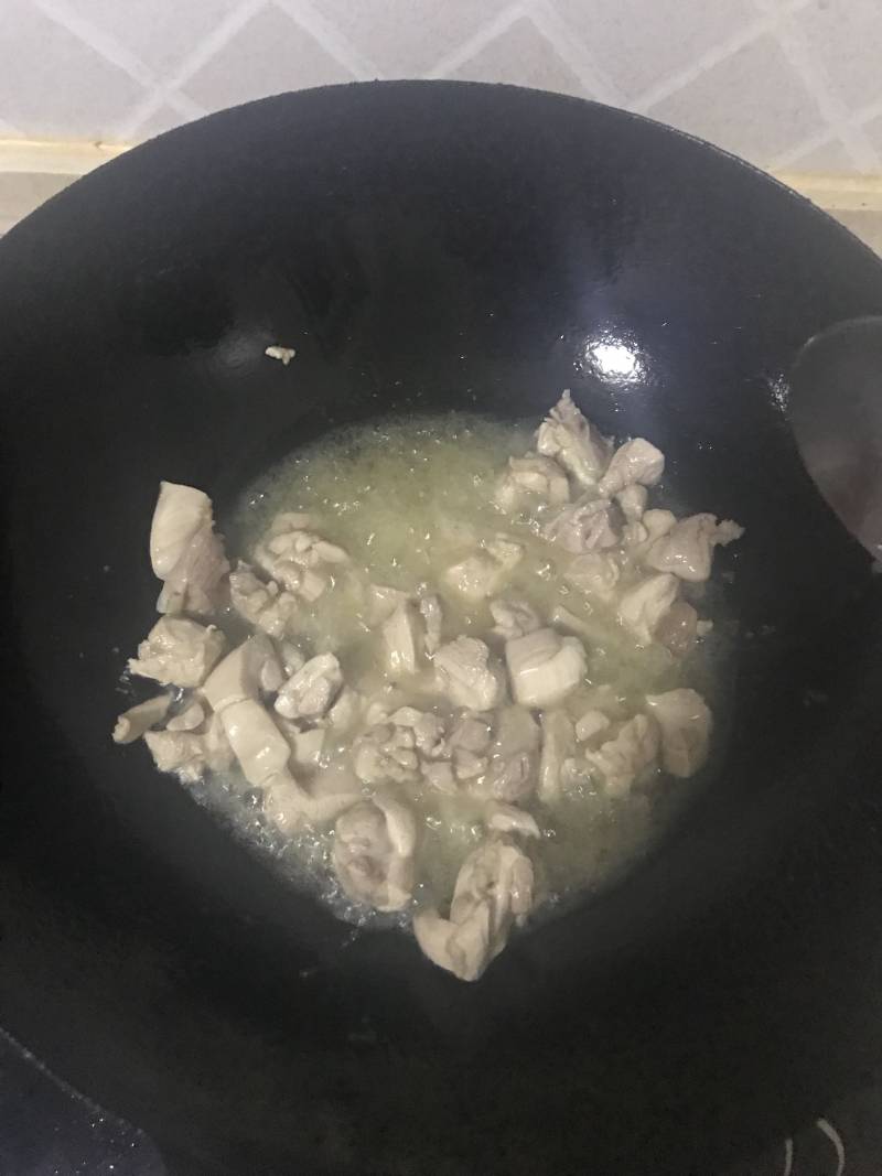 咖喱鸡肉盖饭的做法步骤：3