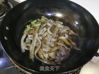 葱香粉皮汤的做法步骤：3