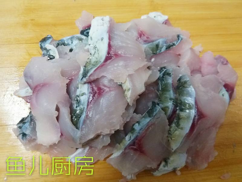 富贵牡丹香酥草鱼片──鱼儿厨房私房菜的做法步骤：5