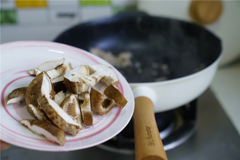 芥菜肉末汤年糕的做法步骤：3