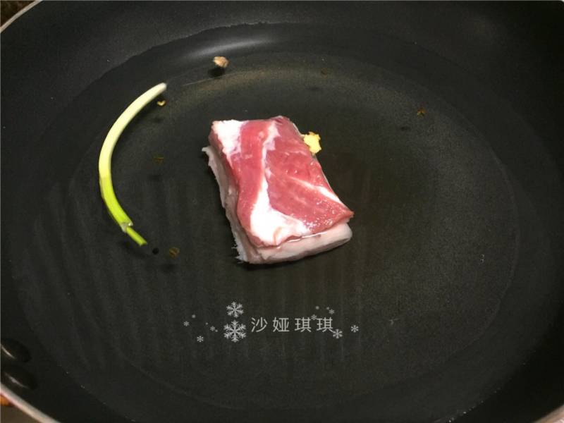 藿香竹笋小炒肉的做法步骤：2