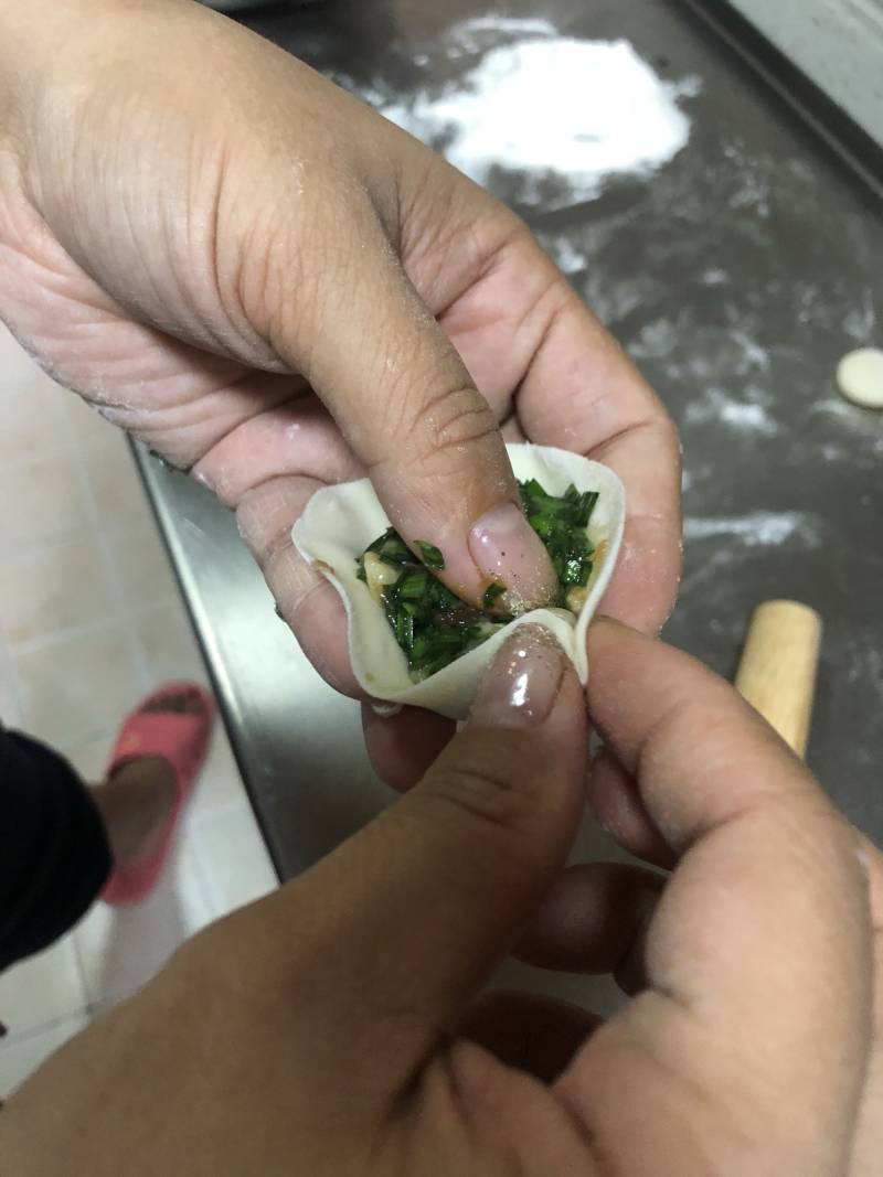 韭菜蒸饺（韭菜馅不会出水哦）的做法步骤：19