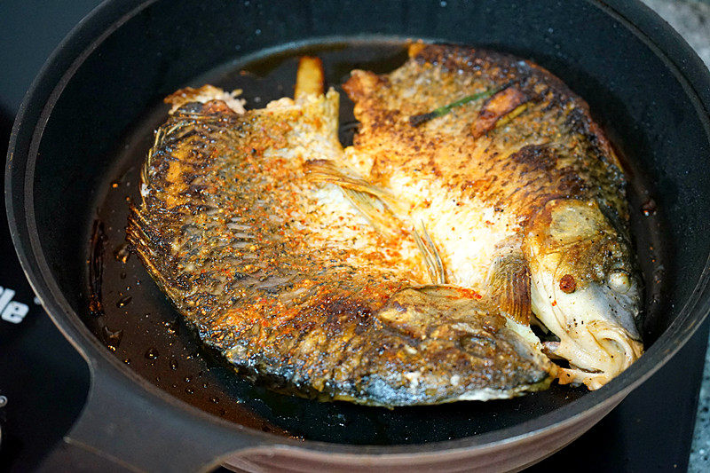 美食节香辣烤鱼----平底锅版本的做法步骤：8