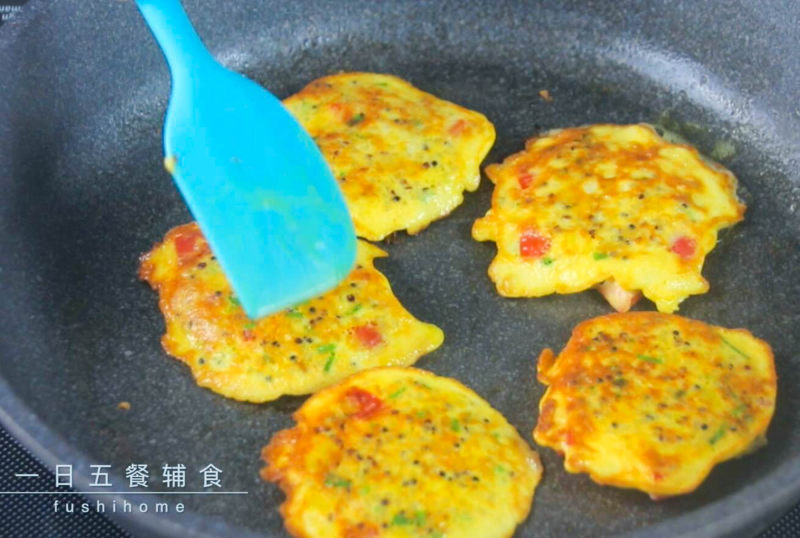  蔬菜藜麦蛋饼——宝宝辅食的做法步骤：4