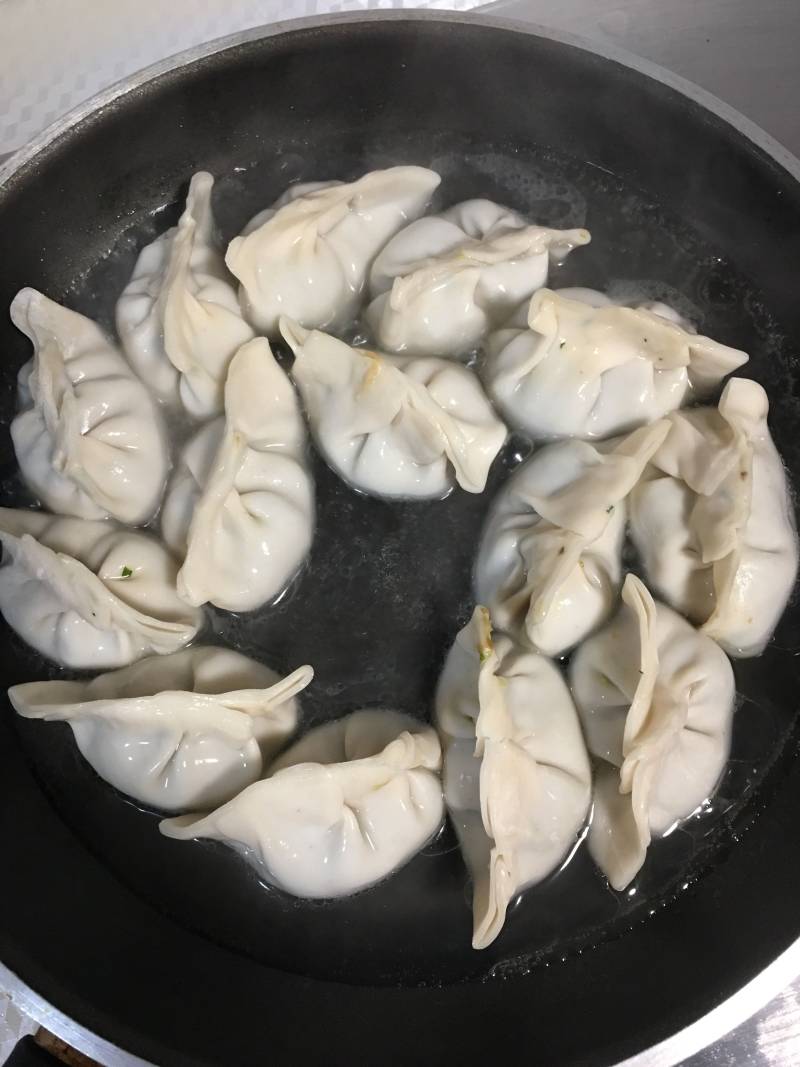 荠菜煎饺的做法步骤：5