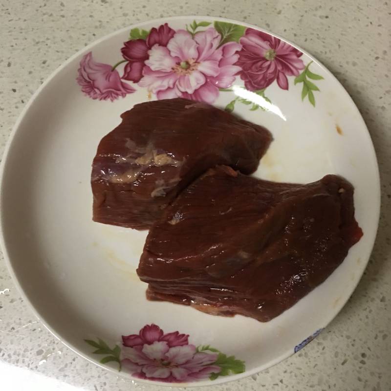 香辣牛肉酱的做法步骤：1