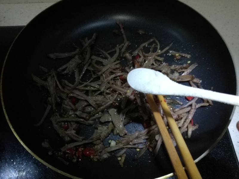 香辣牛肉丝的做法步骤：7