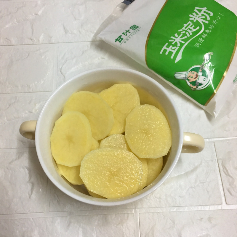 土豆小饼的做法步骤：1