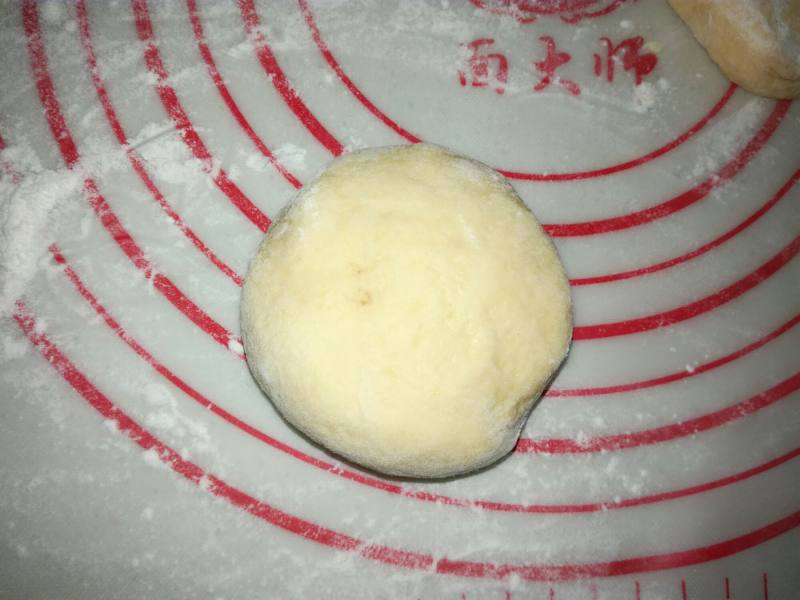 如何粗粮细做-玉米面发面豆沙饼的做法步骤：13