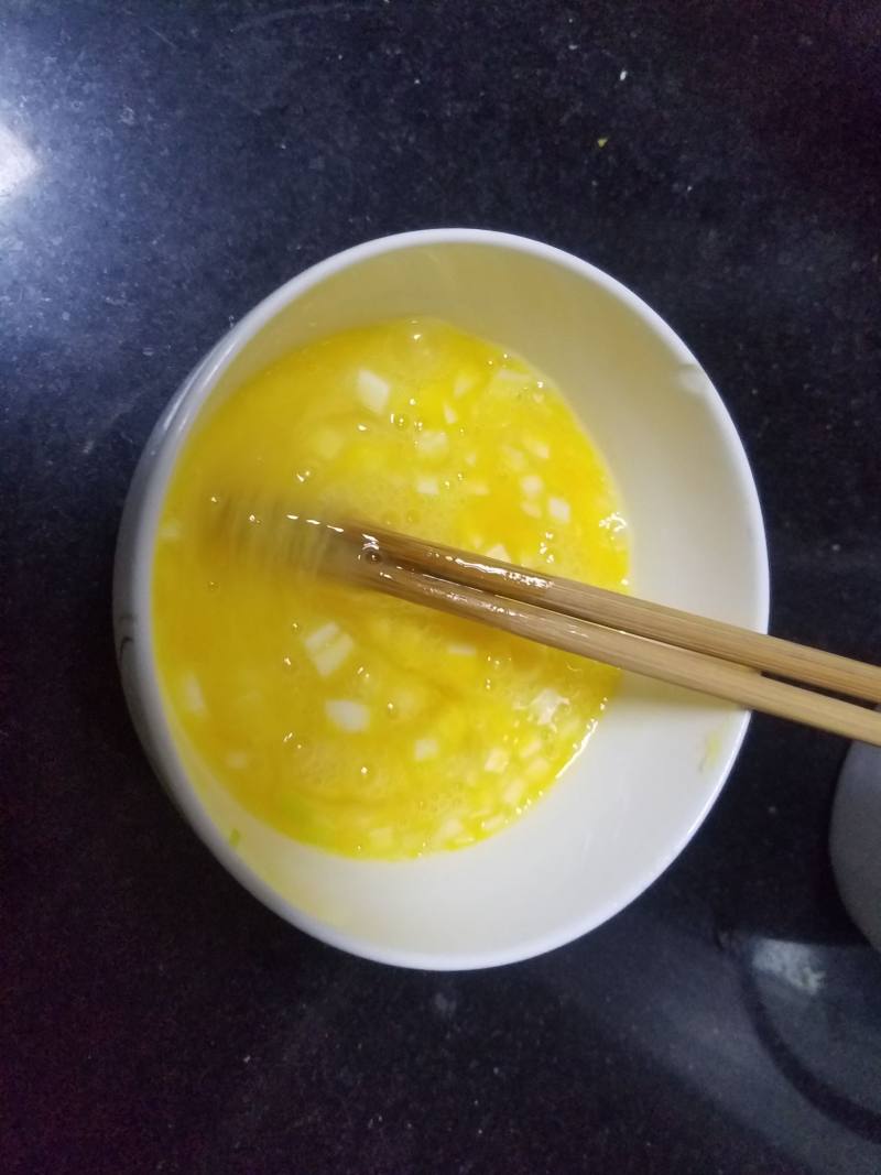 香菇蛋饼的做法步骤：2