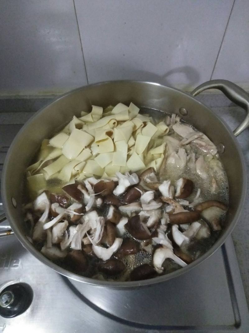 鸡肉炖粉条的做法步骤：10