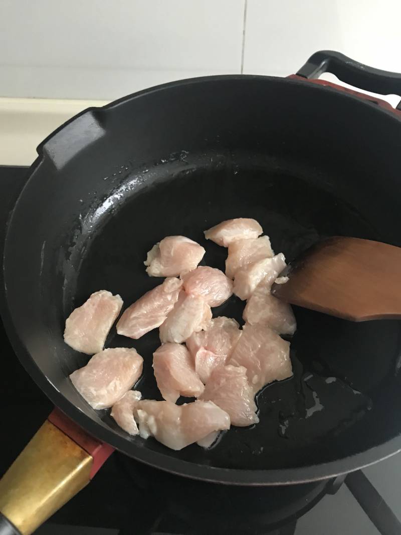 奶油鸡肉意面的做法步骤：5