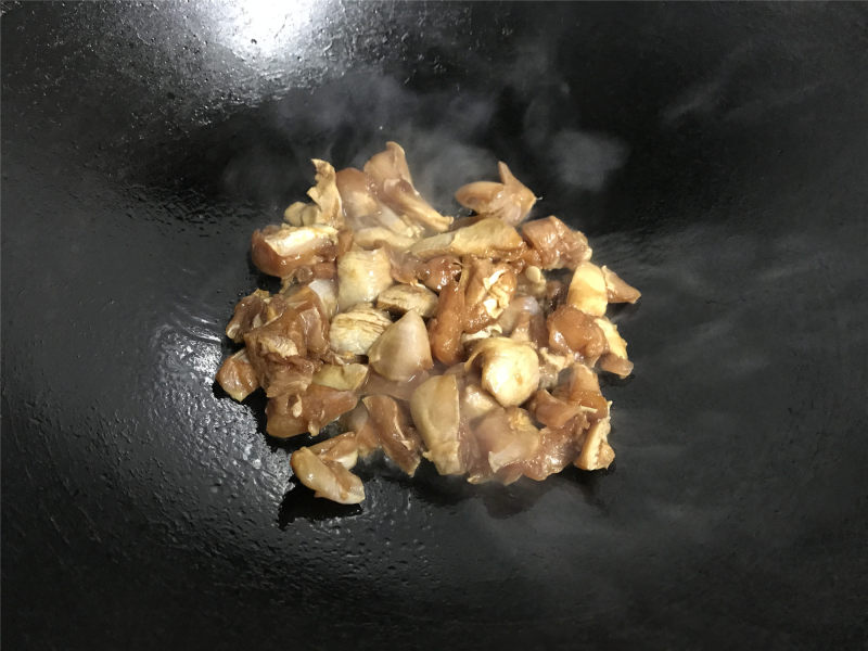 豆角香菇鸡腿焖饭的做法步骤：5