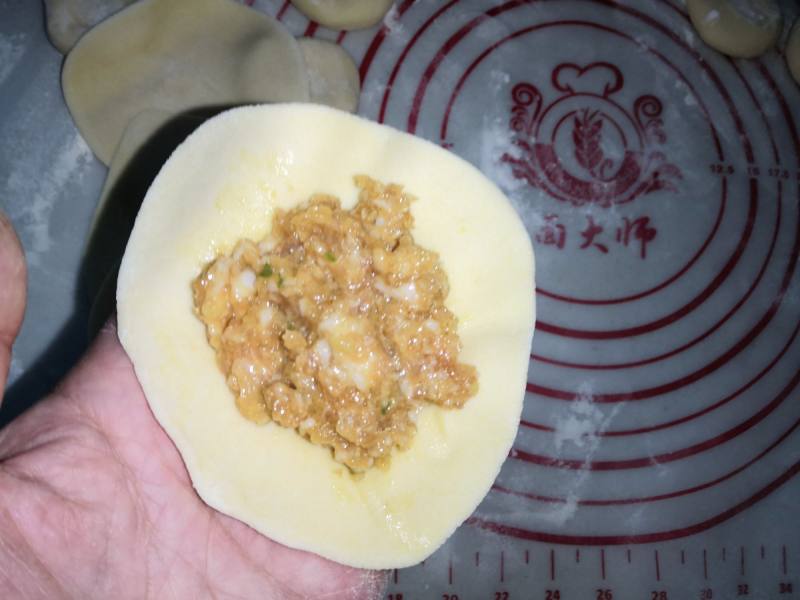 玉米面白菜猪肉蒸饺的做法步骤：14