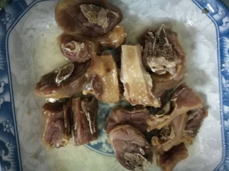 电饭锅腊味饭的做法步骤：2