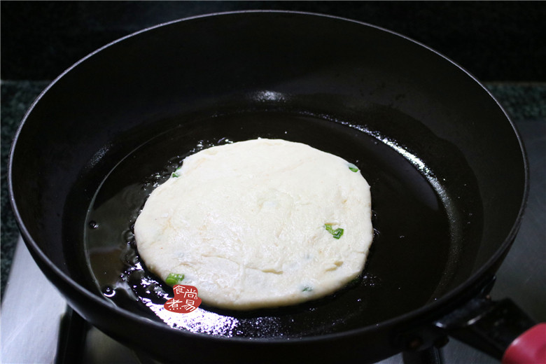 烫面起酥葱油饼的做法步骤：14