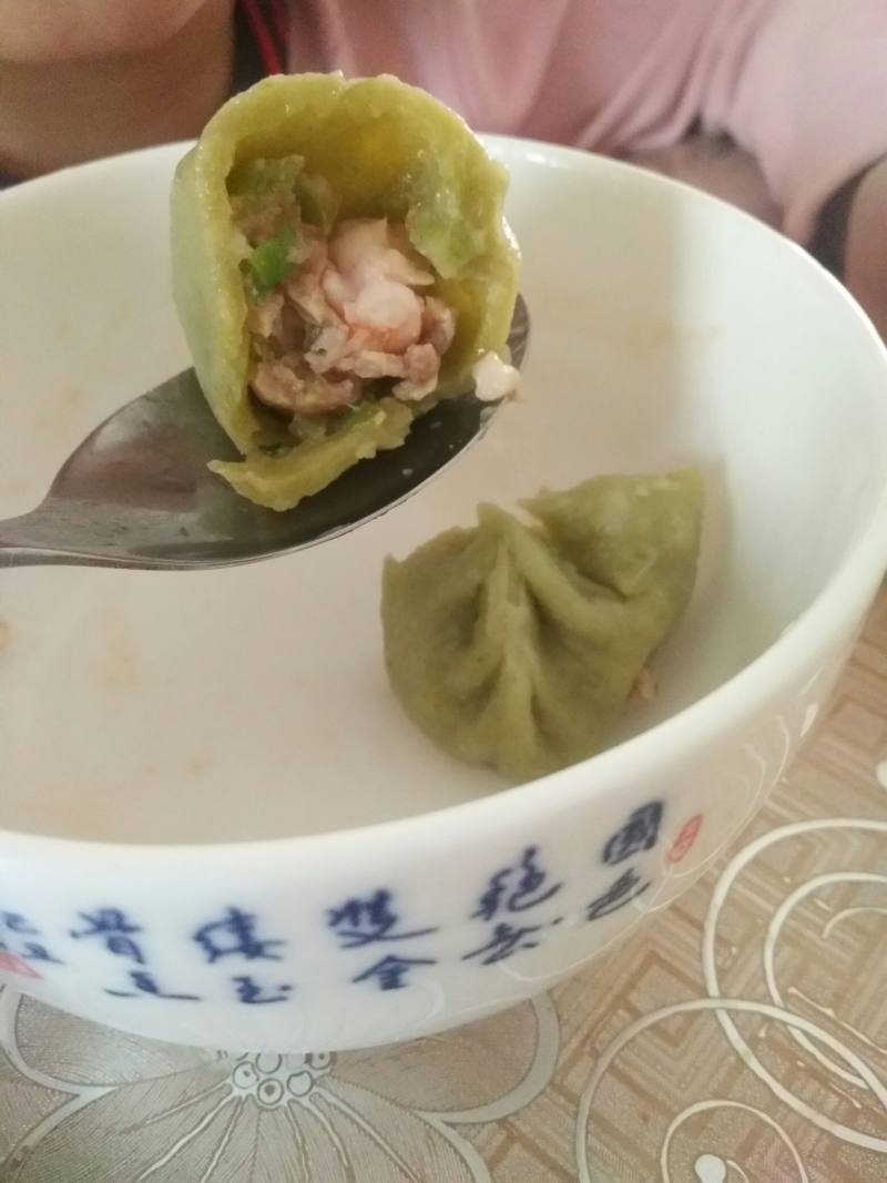 芹菜猪肉鲜虾饺的做法步骤：9