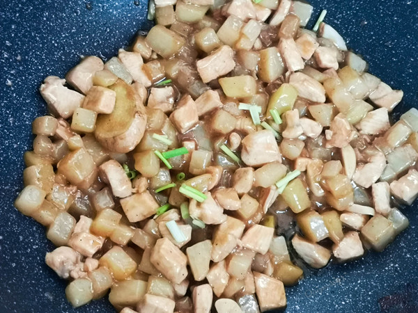 鸡肉土豆丁的做法步骤：10