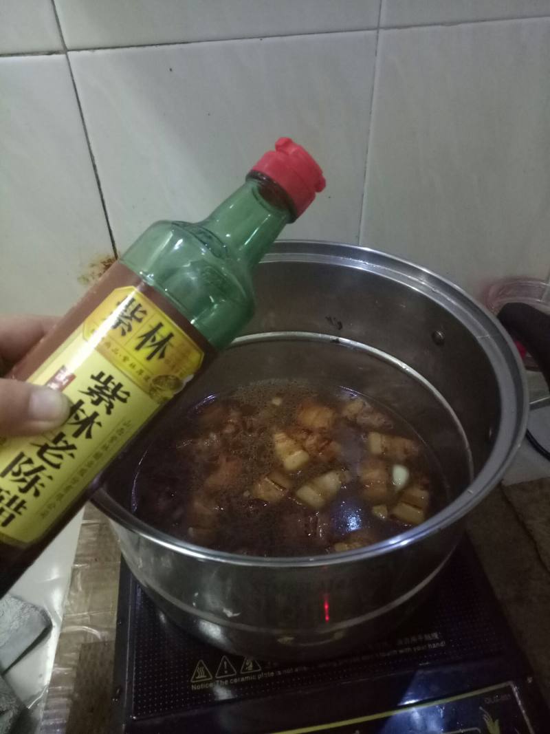 五花肉烧土豆鹌鹑蛋的做法步骤：9