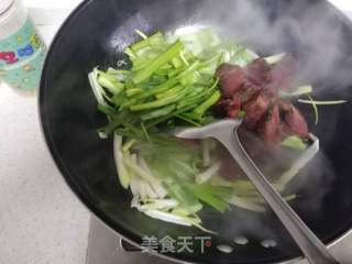 大蒜炒牛肉的做法步骤：5
