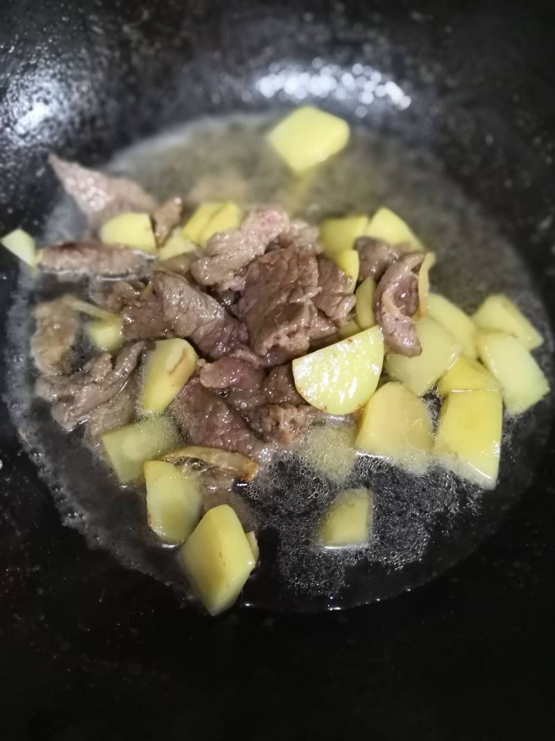 土豆炖牛肉的做法步骤：7