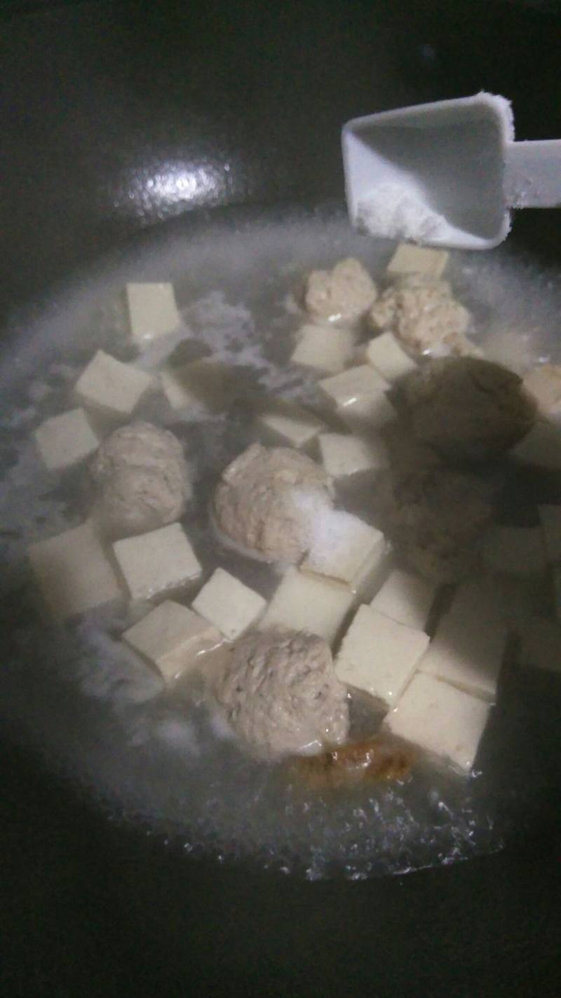 鸡肉丸豆腐汤的做法步骤：5