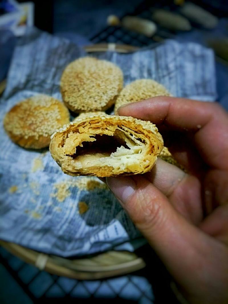 酥掉渣的芝麻糖酥饼的做法步骤：25