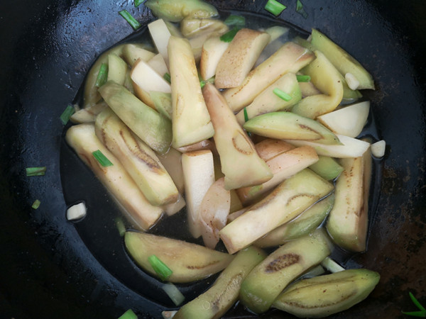 土豆烩茄子的做法步骤：8