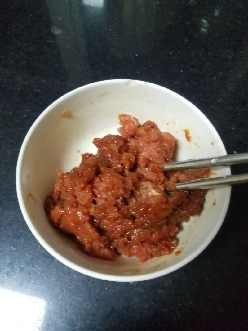 牛肉馅饼的做法步骤：1