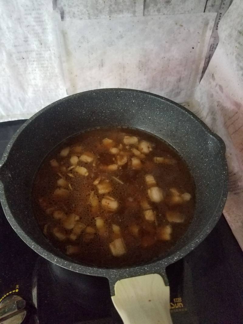 黄豆芽猪肉炒熟面的做法步骤：4