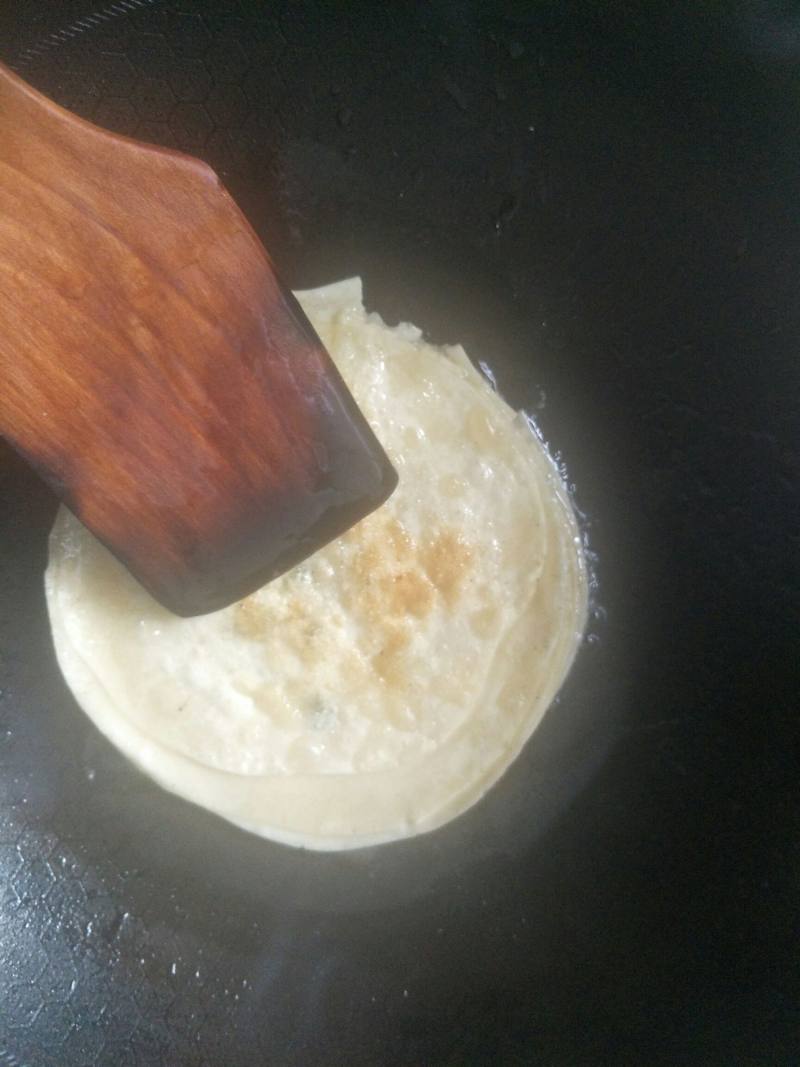 饺子皮香酥饼的做法步骤：7