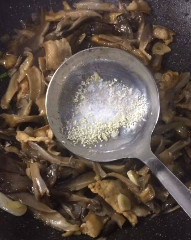 平菇肉片的做法步骤：9